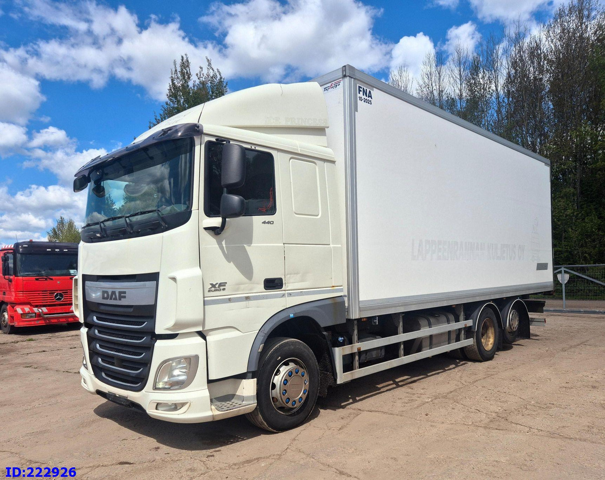 DAF XF 106 440 FAR 6x2 Euro6 - Camion izoterma: Foto 4 DAF XF 106 440 FAR 6x2 Euro6 - Camion izoterma: Foto 4