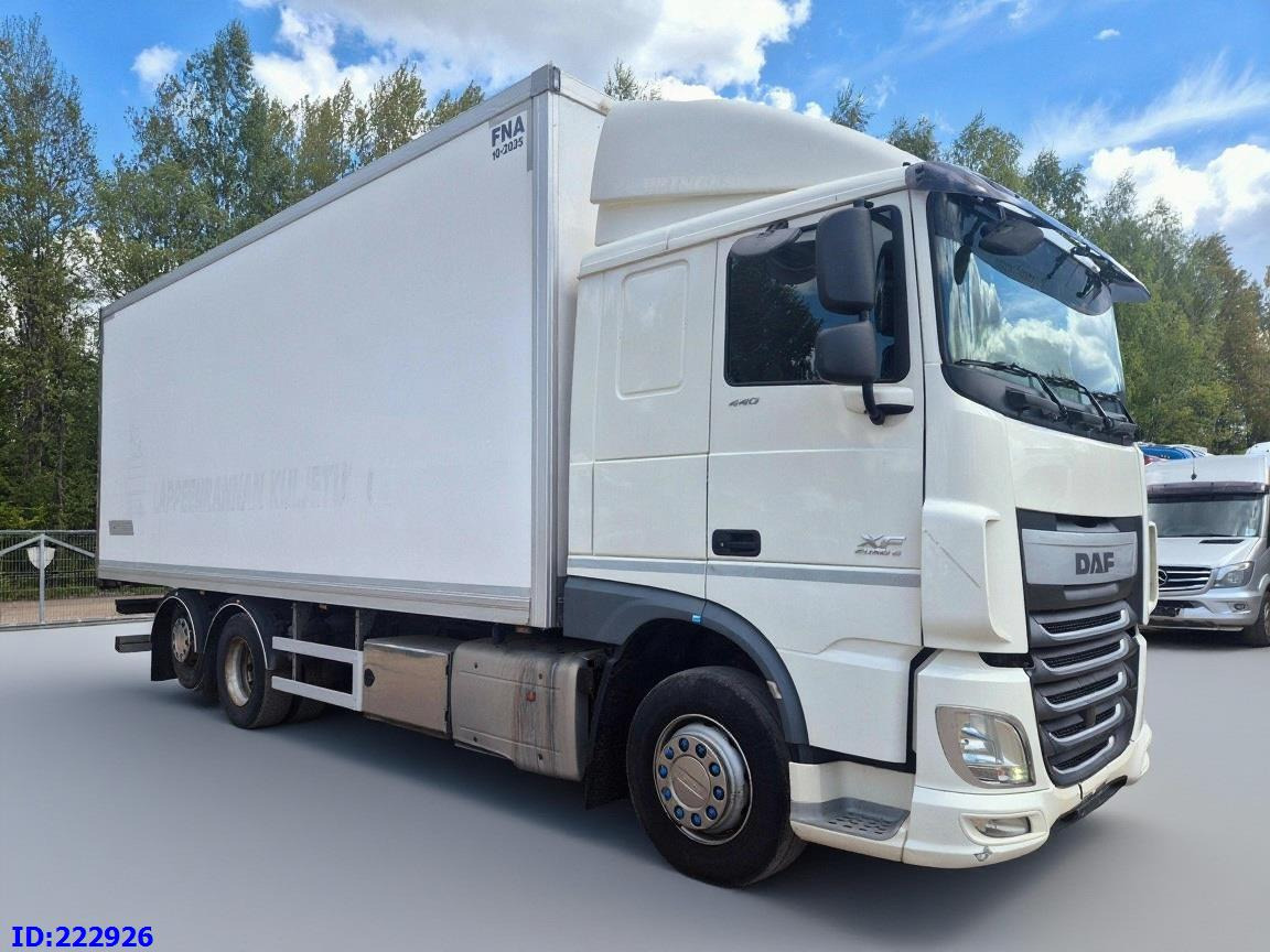 DAF XF 106 440 FAR 6x2 Euro6 - Camion izoterma: Foto 4 DAF XF 106 440 FAR 6x2 Euro6 - Camion izoterma: Foto 4