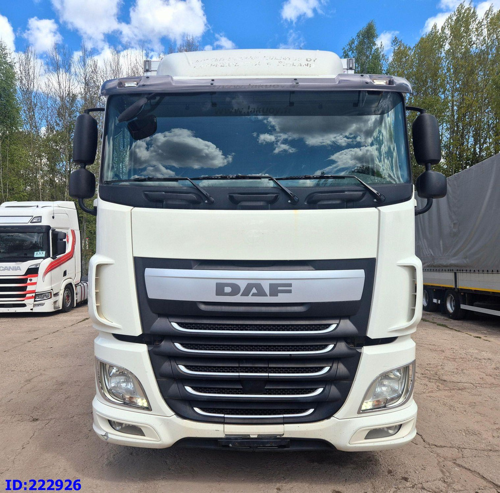 DAF XF 106 440 FAR 6x2 Euro6 - Camion izoterma: Foto 2 DAF XF 106 440 FAR 6x2 Euro6 - Camion izoterma: Foto 2
