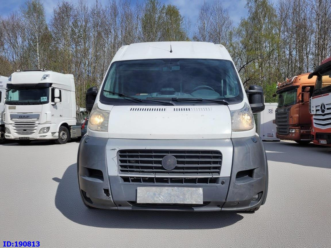 FIAT Ducato - VIP - 17 Seater - Microbuz, Transport persoane: Foto 2 FIAT Ducato - VIP - 17 Seater - Microbuz, Transport persoane: Foto 2