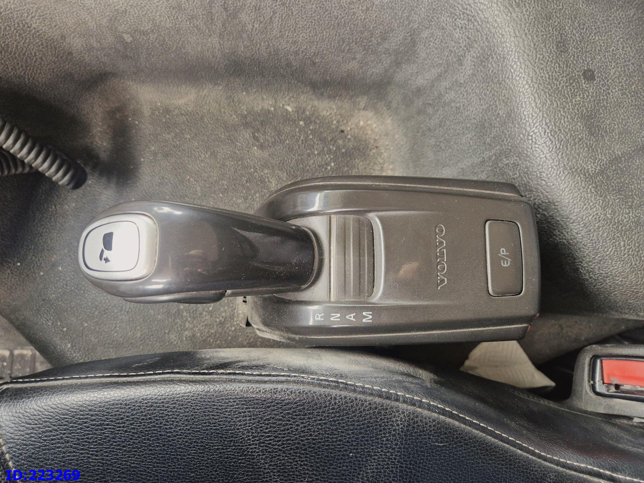 Camion şasiu VOLVO FM13 500HP 8x2 (2 steering axels): Foto 17 Camion şasiu VOLVO FM13 500HP 8x2 (2 steering axels): Foto 17