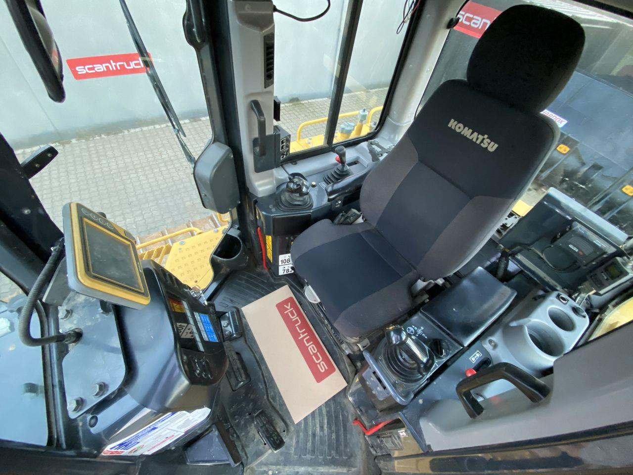 Komatsu D65PXI-18EO - Buldozer: Foto 3 Komatsu D65PXI-18EO - Buldozer: Foto 3