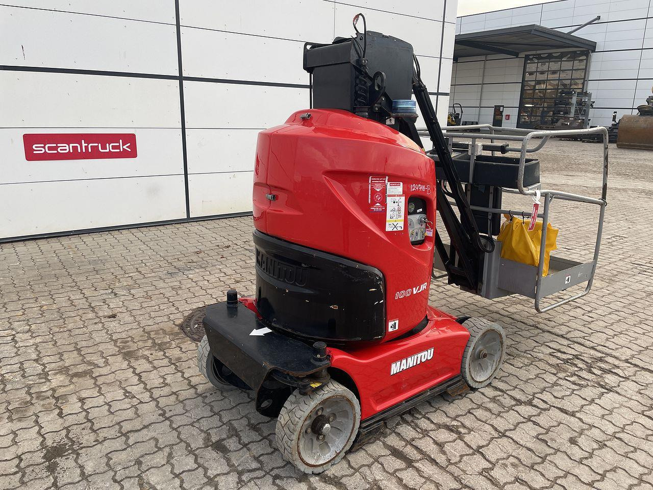 Manitou 100VJR - Platformă verticală: Foto 4 Manitou 100VJR - Platformă verticală: Foto 4