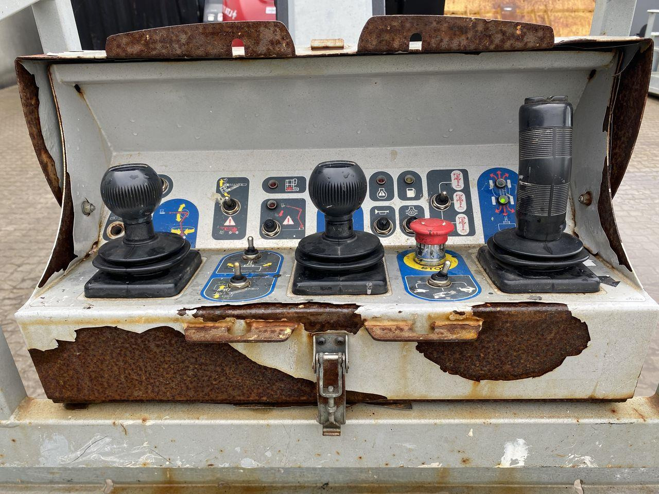 Manitou 160ATJ+ - Nacela articulata: Foto 3 Manitou 160ATJ+ - Nacela articulata: Foto 3