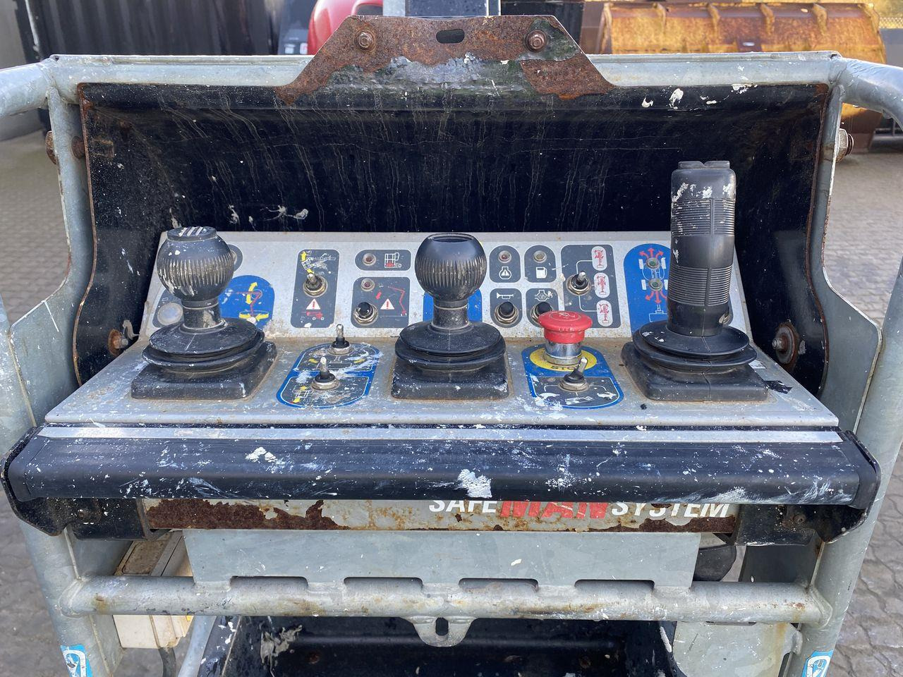 Manitou 160ATJ RC - Nacela articulata: Foto 3 Manitou 160ATJ RC - Nacela articulata: Foto 3