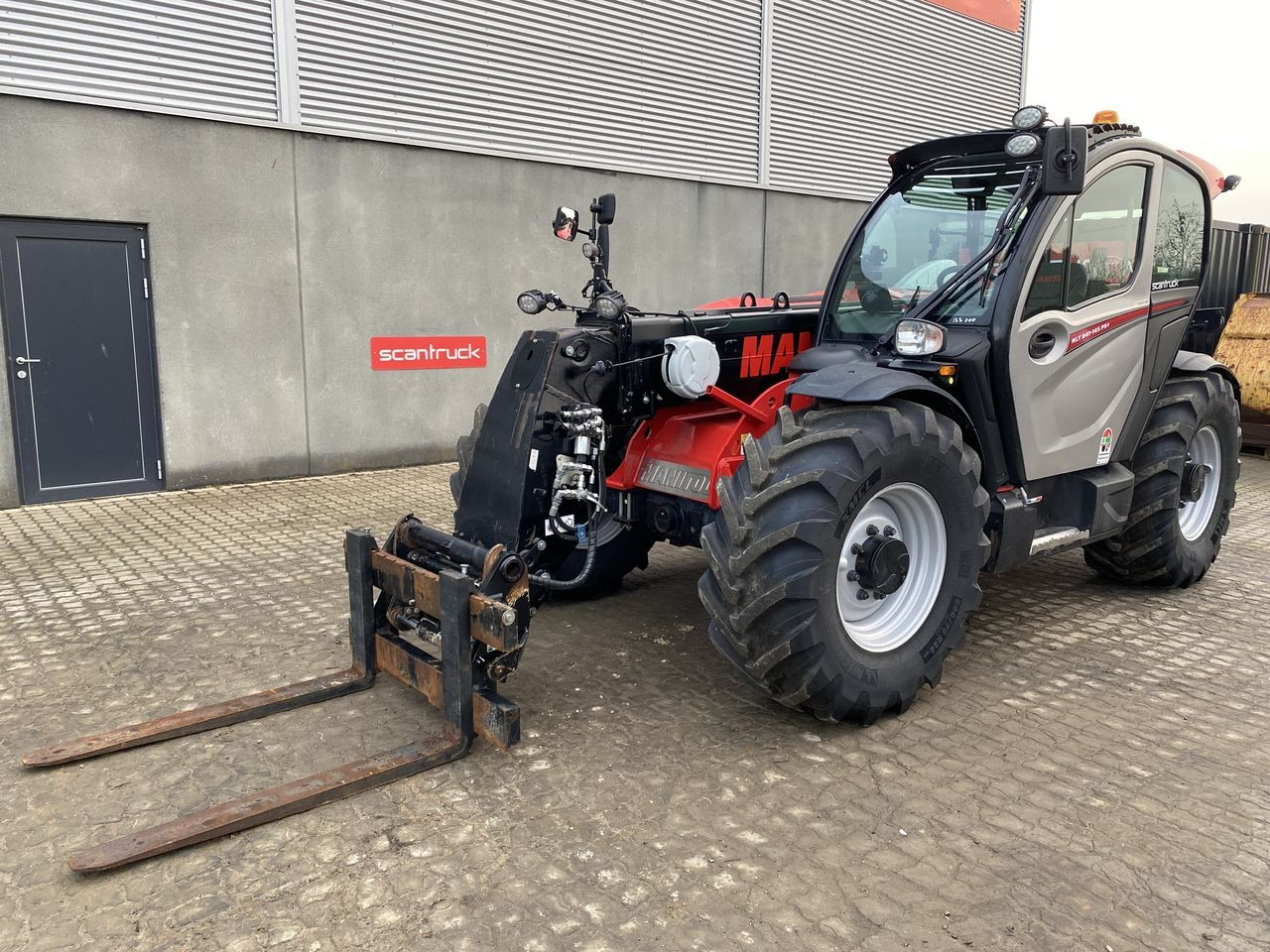 Manitou MLT841-145PS+ ELITE ST5 - Stivuitor telescopic: Foto 1 Manitou MLT841-145PS+ ELITE ST5 - Stivuitor telescopic: Foto 1