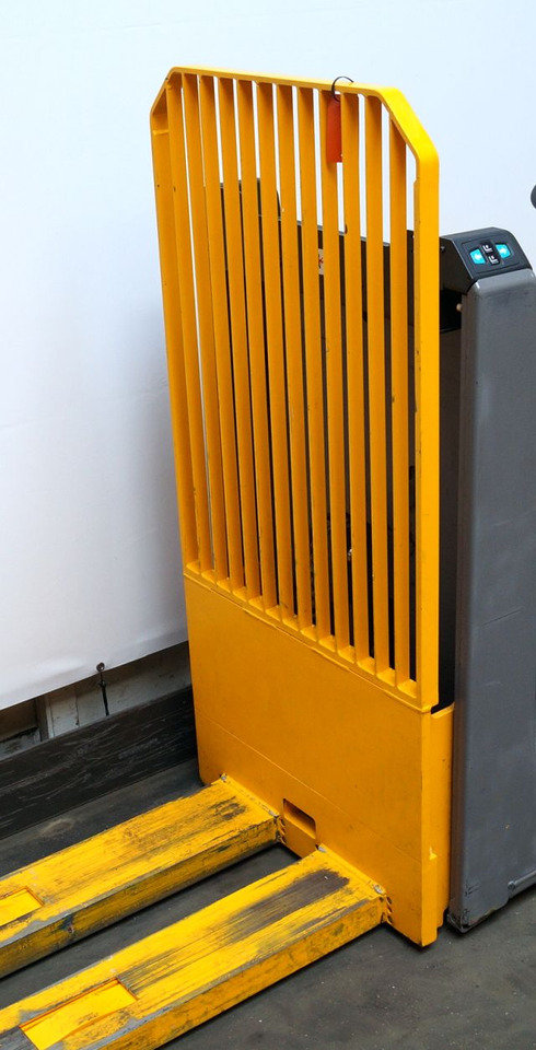 Jungheinrich ECE320 - Stivuitorul selector: Foto 3 Jungheinrich ECE320 - Stivuitorul selector: Foto 3