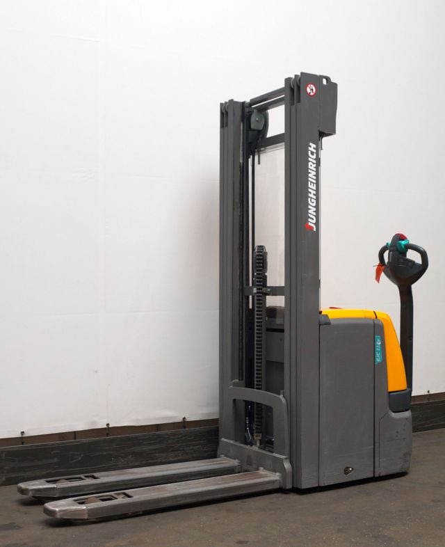 Jungheinrich EJC112z - Transpalet la mare înălţime: Foto 1 Jungheinrich EJC112z - Transpalet la mare înălţime: Foto 1