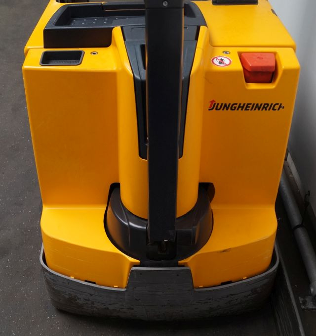 Jungheinrich EJD220 - Transpalet la mare înălţime: Foto 3 Jungheinrich EJD220 - Transpalet la mare înălţime: Foto 3