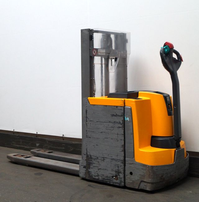 Jungheinrich EJD220 - Transpalet la mare înălţime: Foto 2 Jungheinrich EJD220 - Transpalet la mare înălţime: Foto 2