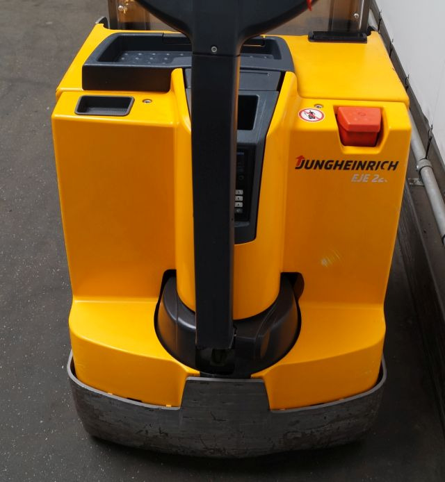 Jungheinrich EJD220 - Transpalet la mare înălţime: Foto 3 Jungheinrich EJD220 - Transpalet la mare înălţime: Foto 3