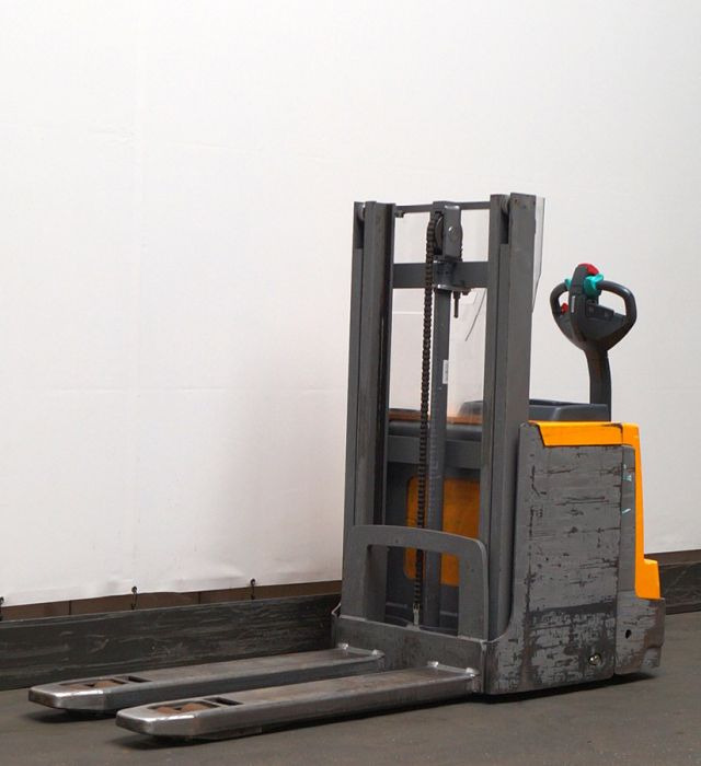 Jungheinrich EJD220 - Transpalet la mare înălţime: Foto 1 Jungheinrich EJD220 - Transpalet la mare înălţime: Foto 1