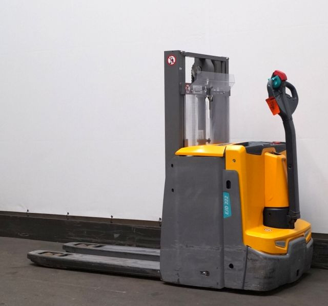 Jungheinrich EJD222 - Transpalet la mare înălţime: Foto 2 Jungheinrich EJD222 - Transpalet la mare înălţime: Foto 2