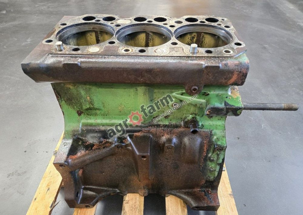 Blok silnika John Deere 1950 1850 1750 1550 1350 - Motor pentru Camion: Foto 2 Blok silnika John Deere 1950 1850 1750 1550 1350 - Motor pentru Camion: Foto 2