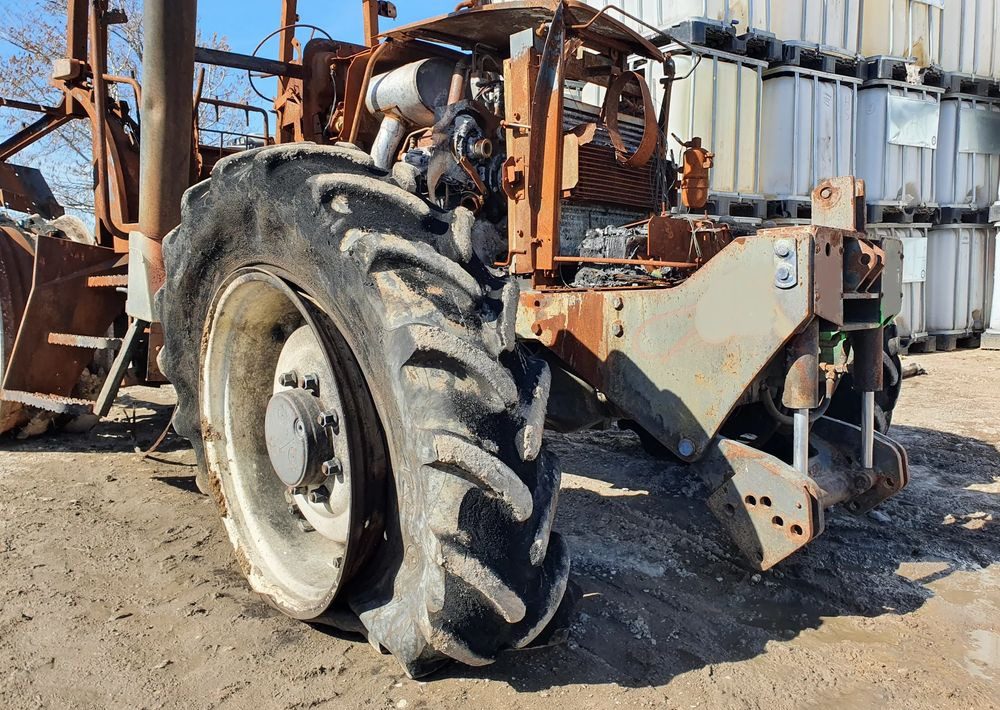 Claas Ares Renault 556 wał blok silnik głowica most zwolnica skrzynia - Cutie de viteze pentru Utilaje agricole: Foto 2 Claas Ares Renault 556 wał blok silnik głowica most zwolnica skrzynia - Cutie de viteze pentru Utilaje agricole: Foto 2