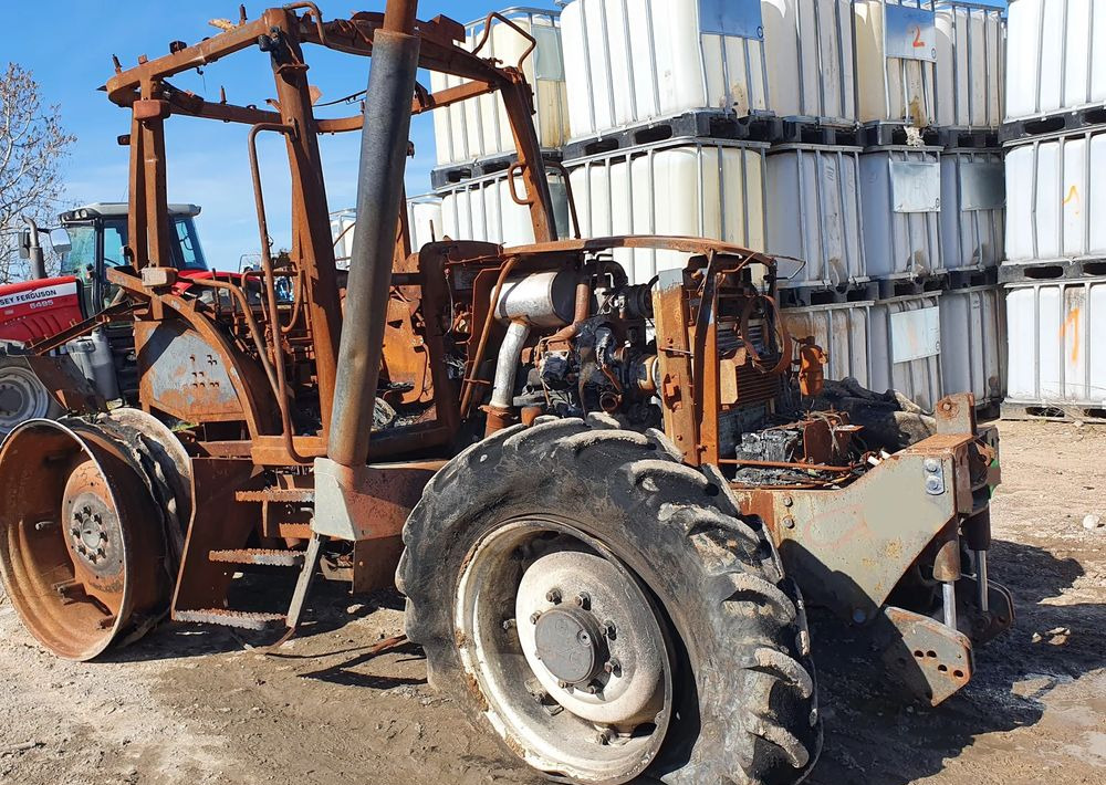 Claas Ares Renault 556 wał blok silnik głowica most zwolnica skrzynia - Cutie de viteze pentru Utilaje agricole: Foto 1 Claas Ares Renault 556 wał blok silnik głowica most zwolnica skrzynia - Cutie de viteze pentru Utilaje agricole: Foto 1