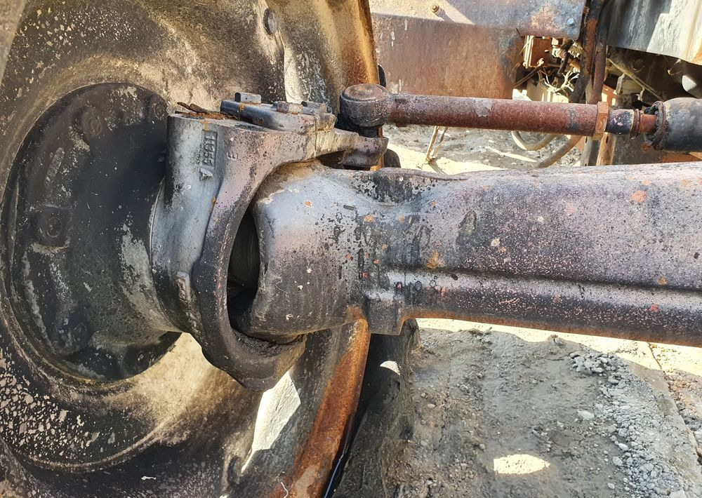 Claas Ares Renault 556 wał blok silnik głowica most zwolnica skrzynia - Cutie de viteze pentru Utilaje agricole: Foto 4 Claas Ares Renault 556 wał blok silnik głowica most zwolnica skrzynia - Cutie de viteze pentru Utilaje agricole: Foto 4