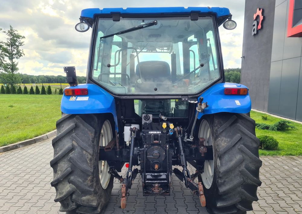 New Holland T5040 - Tractor agricol: Foto 5 New Holland T5040 - Tractor agricol: Foto 5