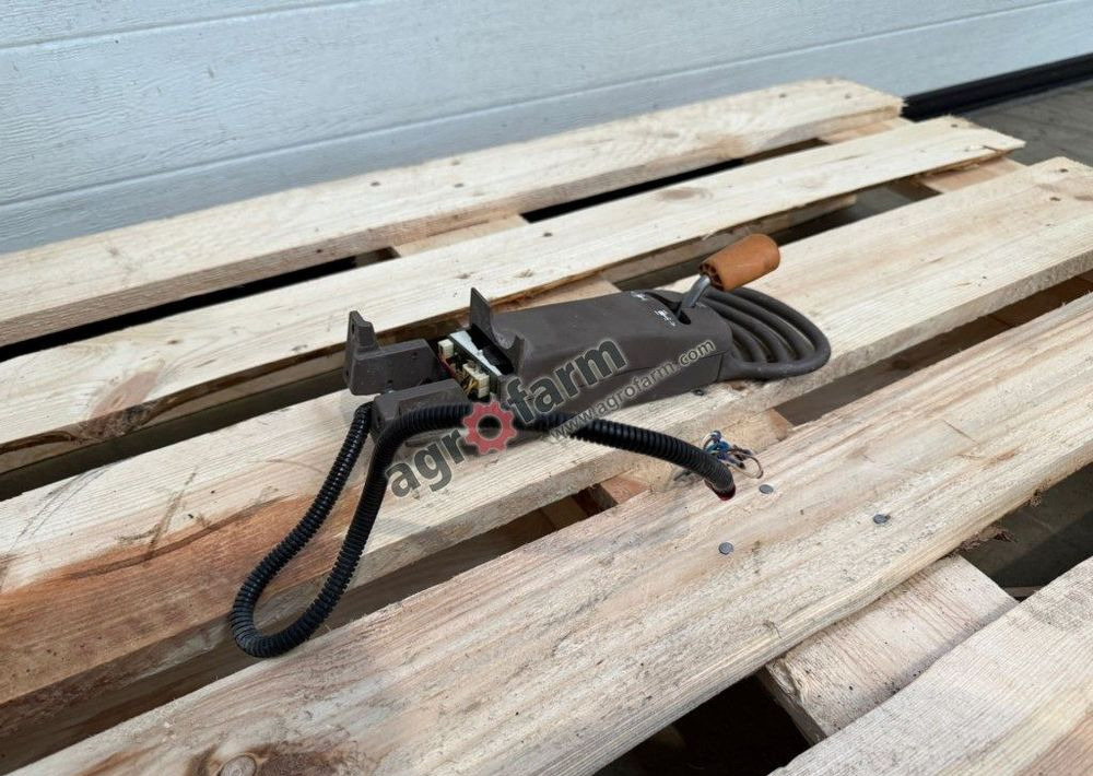 Przełącznik rewersu, John Deere 6155M - Sistem electric: Foto 2 Przełącznik rewersu, John Deere 6155M - Sistem electric: Foto 2