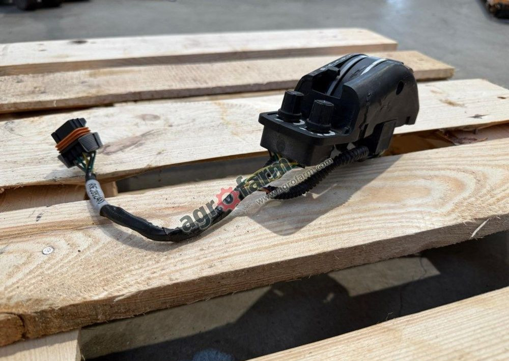 Sterownik EHR John deere 6155M - Sistem electric: Foto 3 Sterownik EHR John deere 6155M - Sistem electric: Foto 3