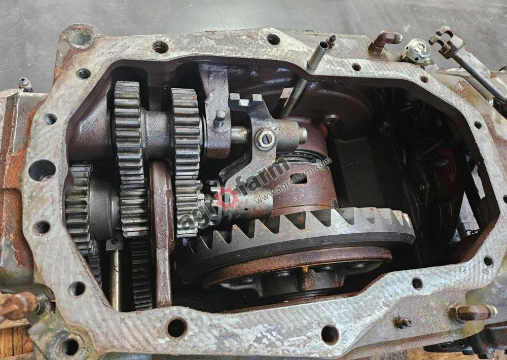 TYLNY MOST MASSEY FERGUSON 3070 3382213M4 - Cutie de viteze: Foto 2 TYLNY MOST MASSEY FERGUSON 3070 3382213M4 - Cutie de viteze: Foto 2