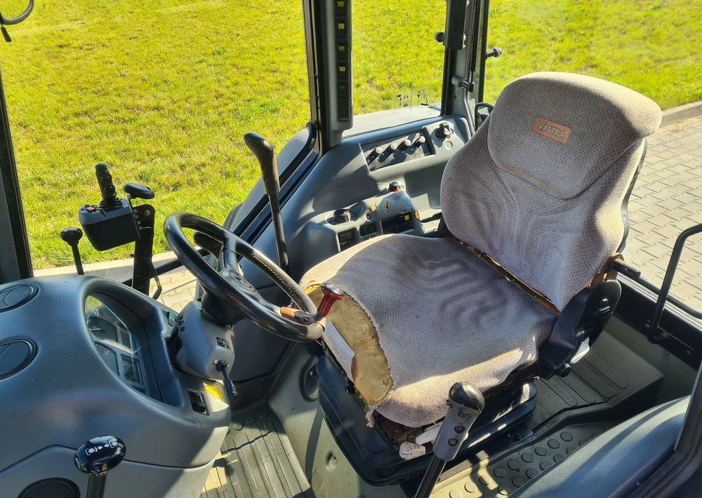 Valtra A95 - Tractor agricol: Foto 5 Valtra A95 - Tractor agricol: Foto 5