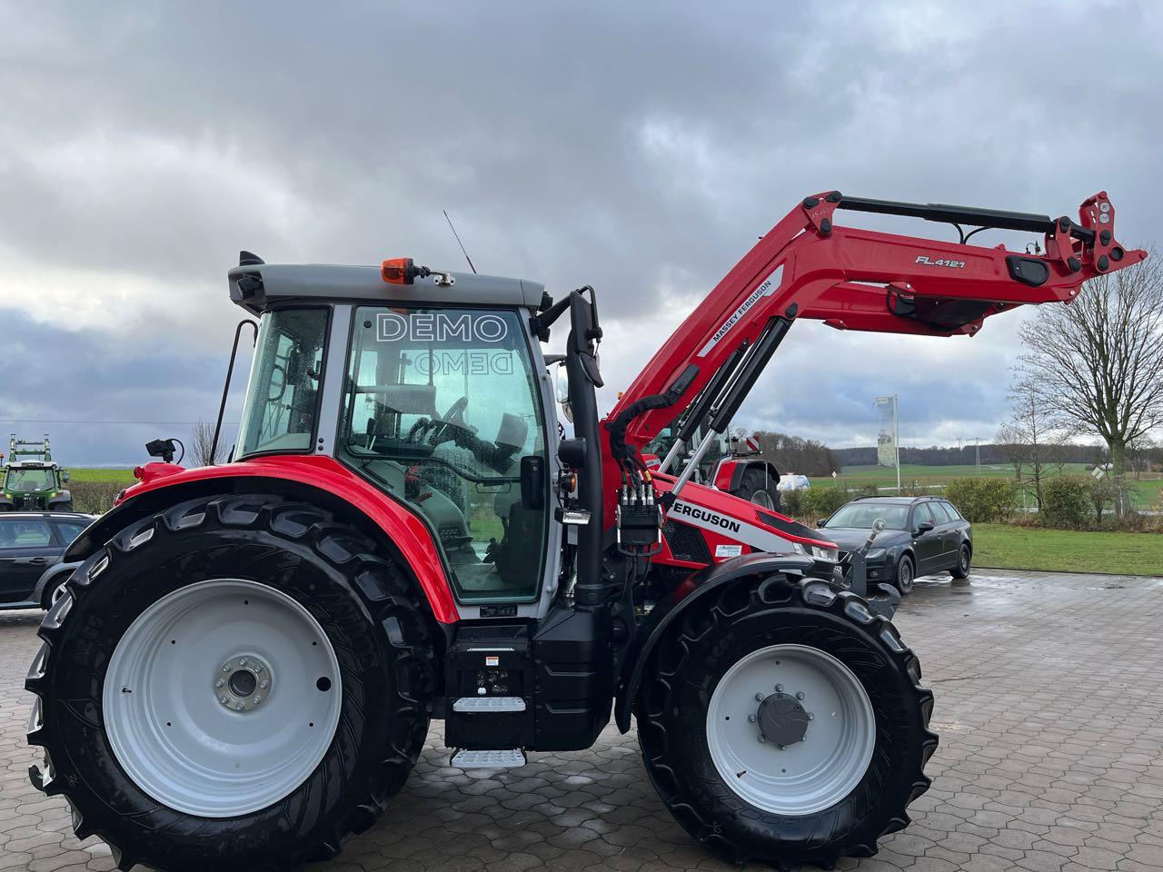 Massey Ferguson 5S. 125 Dyna-6 - Tractor agricol: Foto 2 Massey Ferguson 5S. 125 Dyna-6 - Tractor agricol: Foto 2