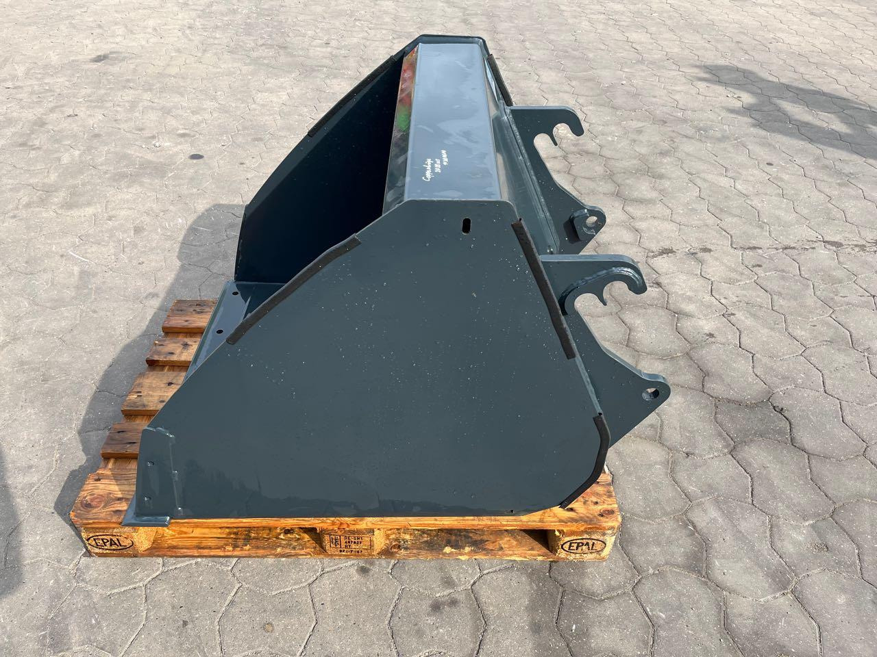 Schäffer Universalschaufel 90 - Cupă incărcător: Foto 4 Schäffer Universalschaufel 90 - Cupă incărcător: Foto 4