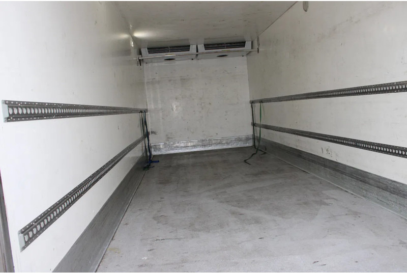 DAF LF 210 + EURO 6 + LIFT - Camion frigider: Foto 4 DAF LF 210 + EURO 6 + LIFT - Camion frigider: Foto 4