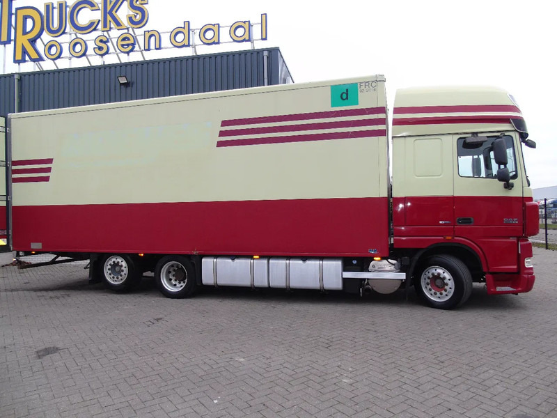 DAF XF 105.410 + 6X2 + EURO 5 - Camion frigider: Foto 2 DAF XF 105.410 + 6X2 + EURO 5 - Camion frigider: Foto 2