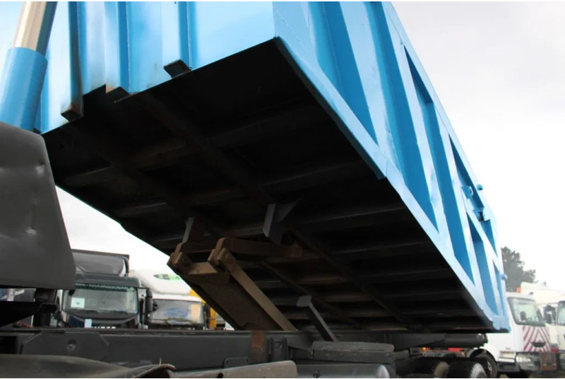 MAN 50 .414 + 8X4 + SPRING SPRING + MANUAL - Camion basculantă: Foto 5 MAN 50 .414 + 8X4 + SPRING SPRING + MANUAL - Camion basculantă: Foto 5