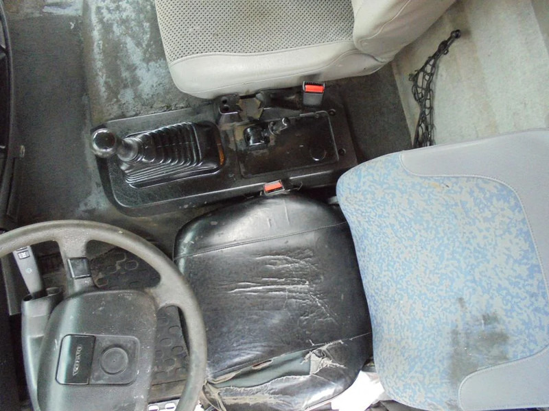 Volvo FL 220 + Manual + HMF 150 crane - Camion platformă: Foto 4 Volvo FL 220 + Manual + HMF 150 crane - Camion platformă: Foto 4