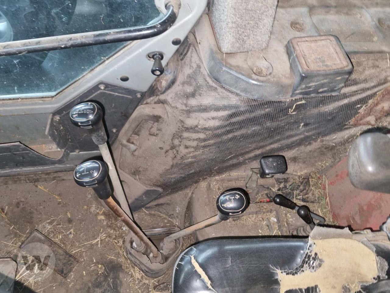 Massey Ferguson 397 - Tractor agricol: Foto 4 Massey Ferguson 397 - Tractor agricol: Foto 4