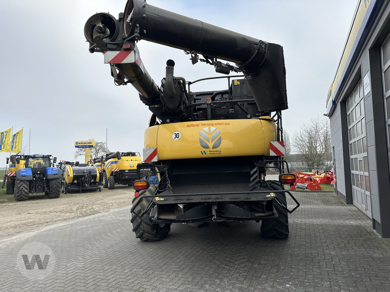 New Holland CR 10.90 - Combină de recoltat cereale: Foto 2 New Holland CR 10.90 - Combină de recoltat cereale: Foto 2