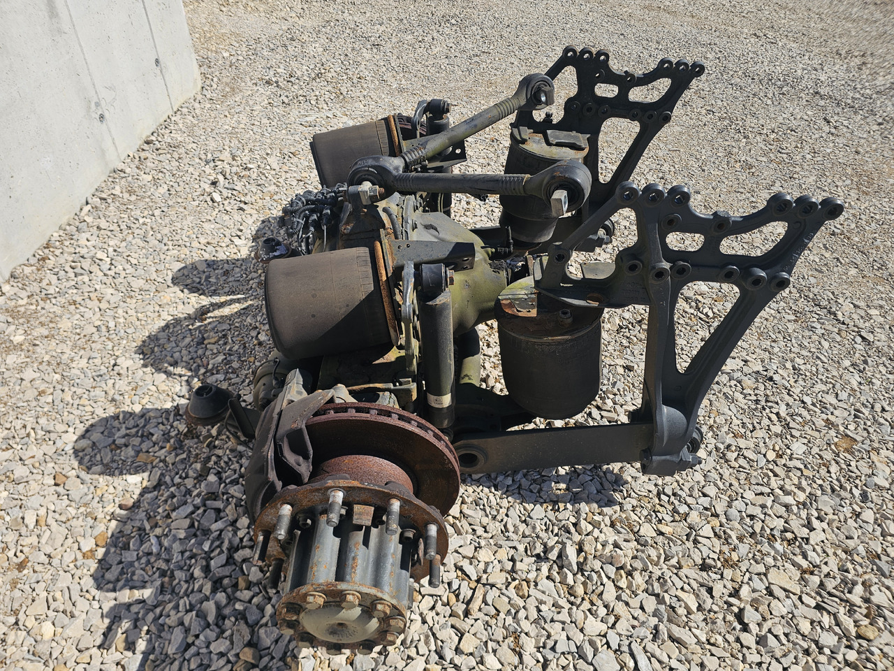 MERCEDES-BENZ ACTROS MP4 / COMPLETE REAR AXLE / R440 /RATIO: 2.733 - Axă spate: Foto 2 MERCEDES-BENZ ACTROS MP4 / COMPLETE REAR AXLE / R440 /RATIO: 2.733 - Axă spate: Foto 2