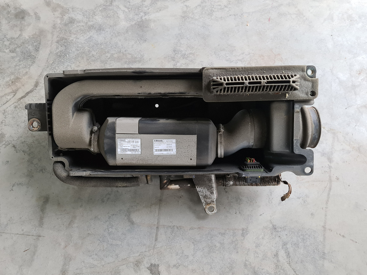 RENAULT RANGE T / WEBASTO AIR TOP EVO 2000 - Încălzire/ Ventilație: Foto 2 RENAULT RANGE T / WEBASTO AIR TOP EVO 2000 - Încălzire/ Ventilație: Foto 2