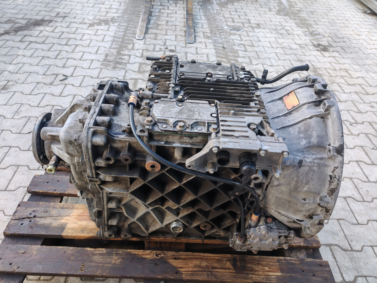 RENAULT VOLVO / AT2412D I-SHIFT COMPLETE GEARBOX / 3190584 - Cutie de viteze: Foto 5 RENAULT VOLVO / AT2412D I-SHIFT COMPLETE GEARBOX / 3190584 - Cutie de viteze: Foto 5