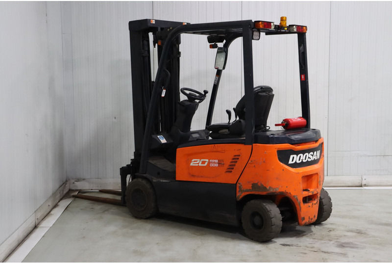 Doosan B20X-7 - Electrostivuitor: Foto 4 Doosan B20X-7 - Electrostivuitor: Foto 4