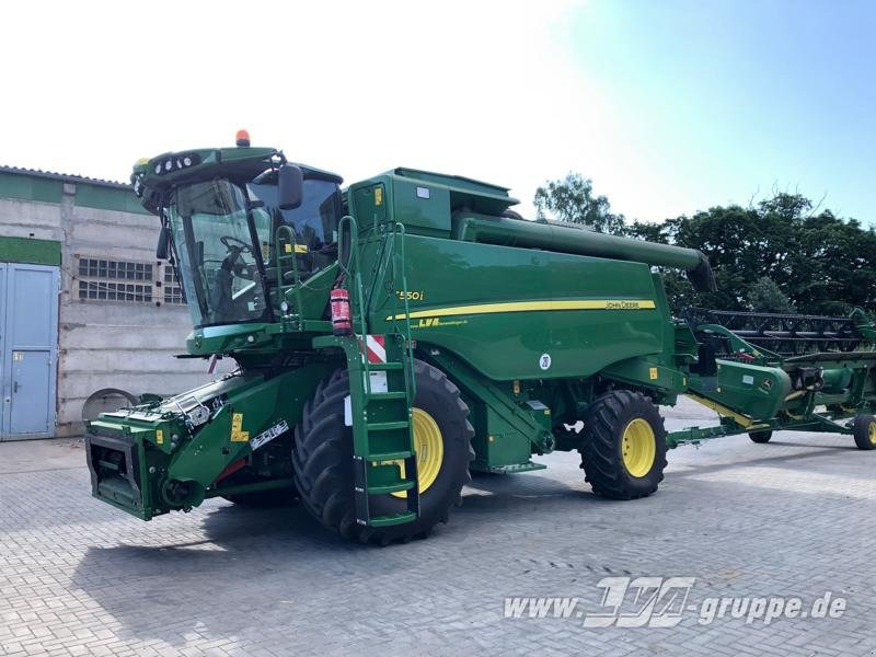 John Deere T550 - Combină de recoltat cereale: Foto 1 John Deere T550 - Combină de recoltat cereale: Foto 1