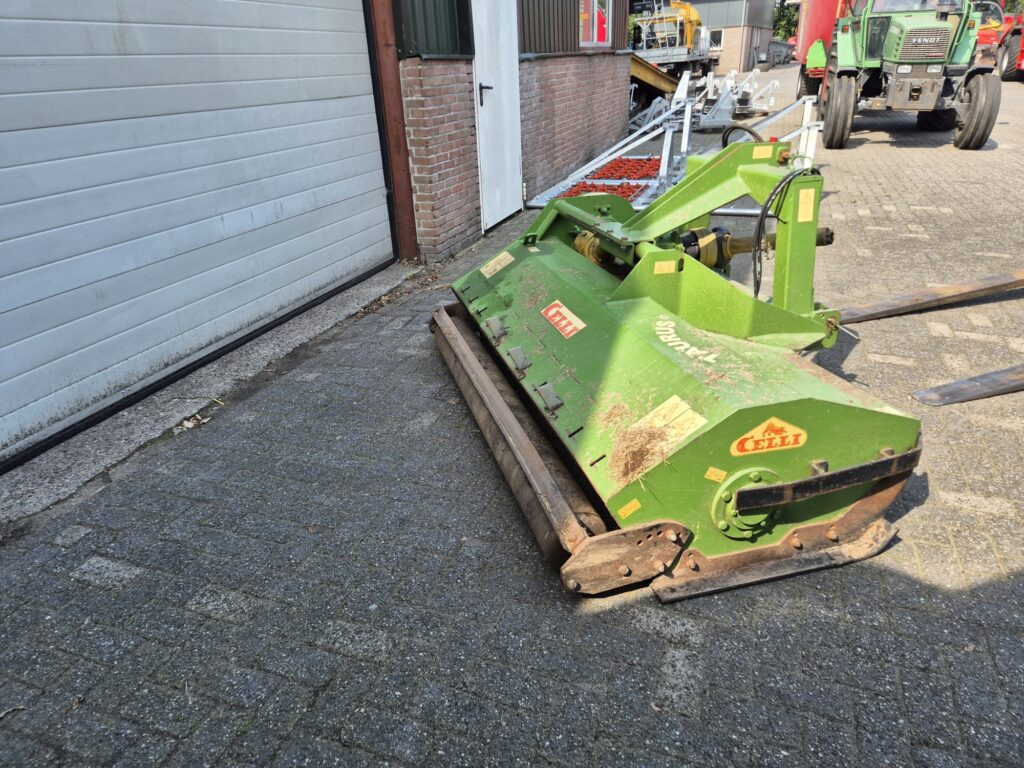 CELLI Taurus 200 mower - Cositoare: Foto 1 CELLI Taurus 200 mower - Cositoare: Foto 1