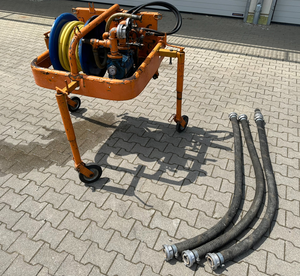 Unimog Frontanbauwasserpumpe Deu. hyd. - Pompă de apă: Foto 1 Unimog Frontanbauwasserpumpe Deu. hyd. - Pompă de apă: Foto 1