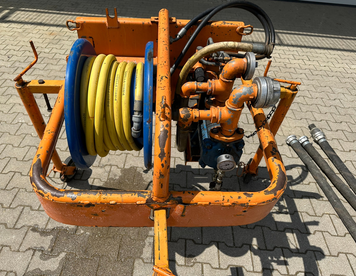 Unimog Frontanbauwasserpumpe Deu. hyd. - Pompă de apă: Foto 2 Unimog Frontanbauwasserpumpe Deu. hyd. - Pompă de apă: Foto 2