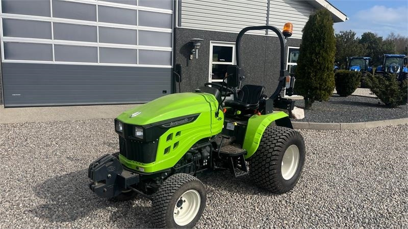 Avenger 26 Med frontvægt og MOMSFRI - Tractor comunal: Foto 2 Avenger 26 Med frontvægt og MOMSFRI - Tractor comunal: Foto 2