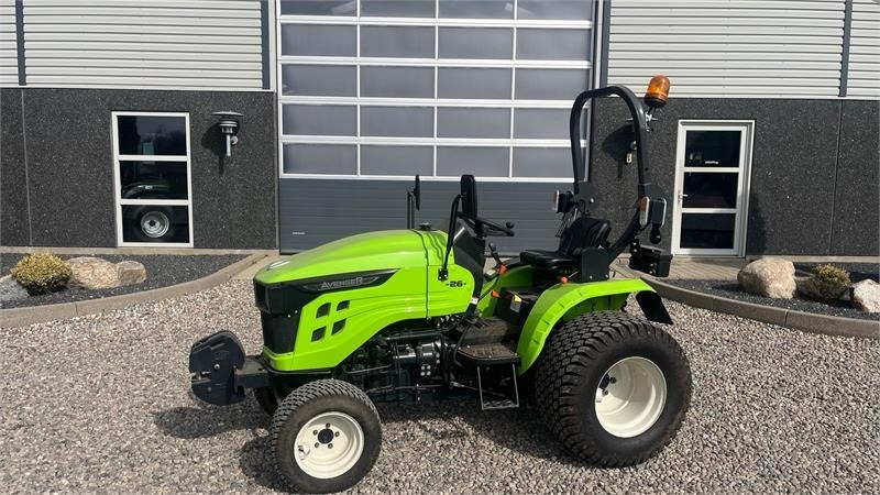 Avenger 26 Med frontvægt og MOMSFRI - Tractor comunal: Foto 1 Avenger 26 Med frontvægt og MOMSFRI - Tractor comunal: Foto 1