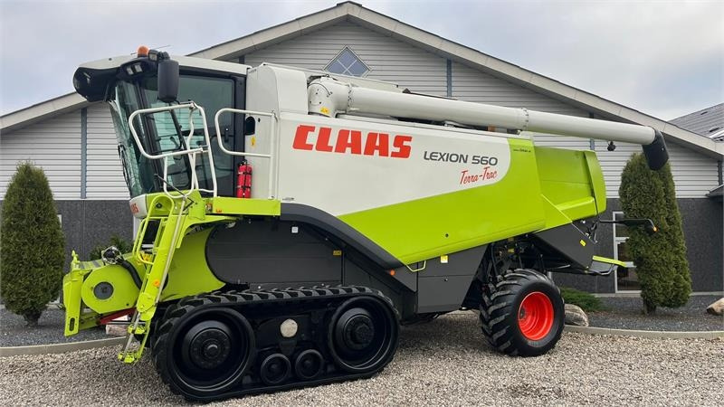 Claas LEXION 560 Med ny bælter og 4wd - Combină de recoltat cereale: Foto 1 Claas LEXION 560 Med ny bælter og 4wd - Combină de recoltat cereale: Foto 1