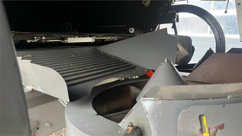 Claas LEXION 560 Med ny bælter og 4wd - Combină de recoltat cereale: Foto 5 Claas LEXION 560 Med ny bælter og 4wd - Combină de recoltat cereale: Foto 5