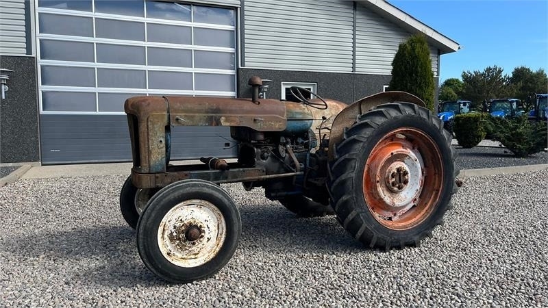 Fordson Major Motoren mangler, men mange god dele. - Tractor agricol: Foto 2 Fordson Major Motoren mangler, men mange god dele. - Tractor agricol: Foto 2