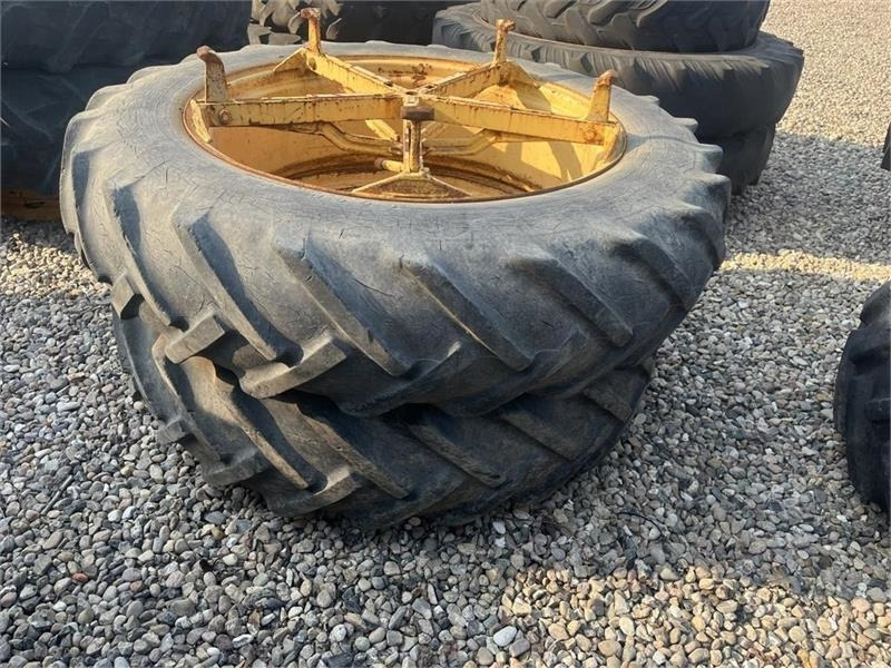 Goodyear 13,6 -38 Molcon 5 arme bred - Anvelopă pentru Utilaje agricole: Foto 1 Goodyear 13,6 -38 Molcon 5 arme bred - Anvelopă pentru Utilaje agricole: Foto 1