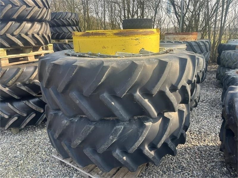Goodyear 20,8-R42 Gule med ring og låse - Anvelopă pentru Utilaje agricole: Foto 1 Goodyear 20,8-R42 Gule med ring og låse - Anvelopă pentru Utilaje agricole: Foto 1