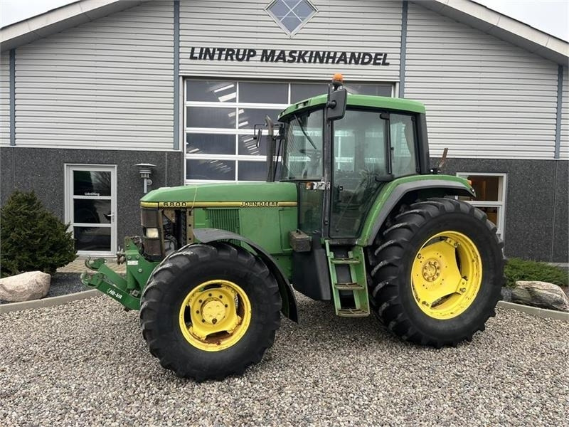 John Deere 6800 Med frontlift. - Tractor agricol: Foto 1 John Deere 6800 Med frontlift. - Tractor agricol: Foto 1